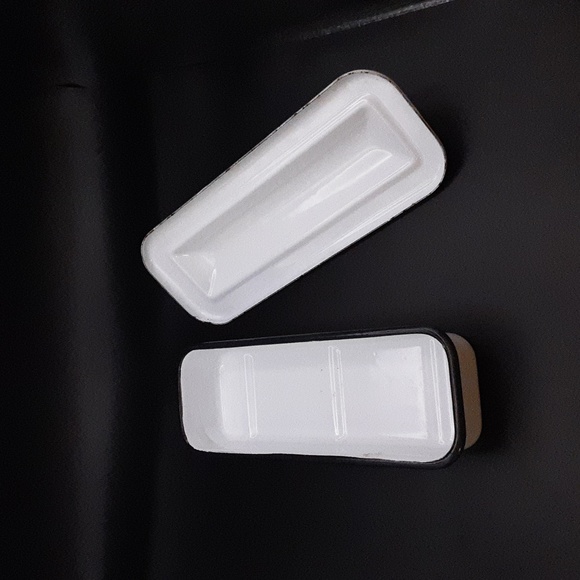 Vintage White and Black Enamel Medical/Surgical Tray w/ Lid - Picture 6 of 10